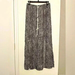 Mossimo Womens Patterned Maxi Skirt Black Size Medium M Front Slit Elastic Waist